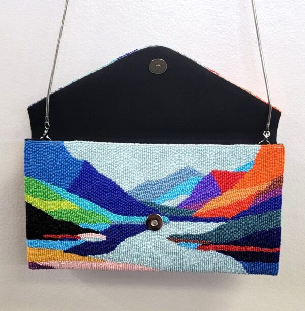 BEADED EVEREST CLUTCH