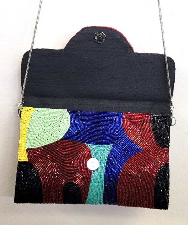 BEADED LIP MULTI COLOR CLUTCH